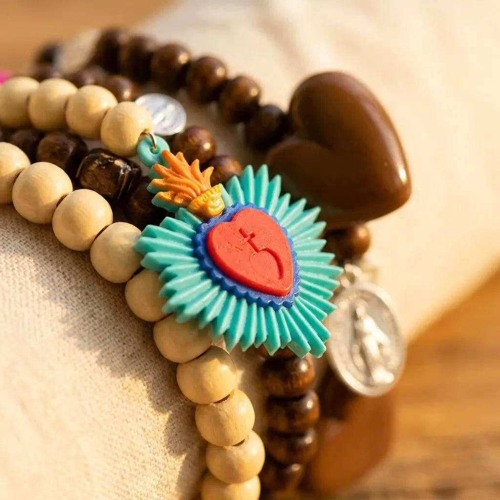 ROSARIO MANO CHARMS