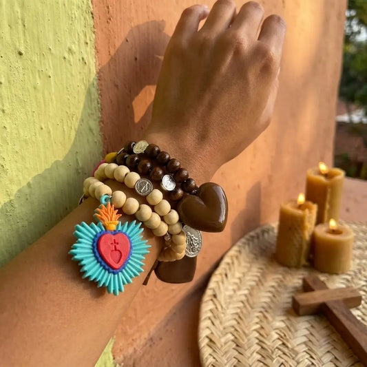 ROSARIO MANO CHARMS